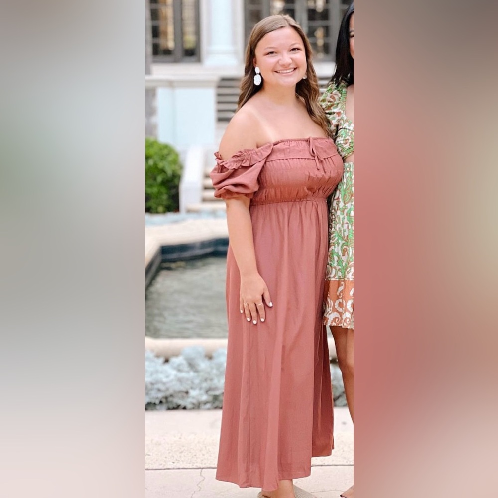Dust pink midi dress from Lulu’s